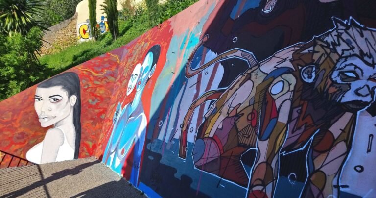 This is an amazing Kickstart Street Art Walk where you will see the highlights of our Street Art