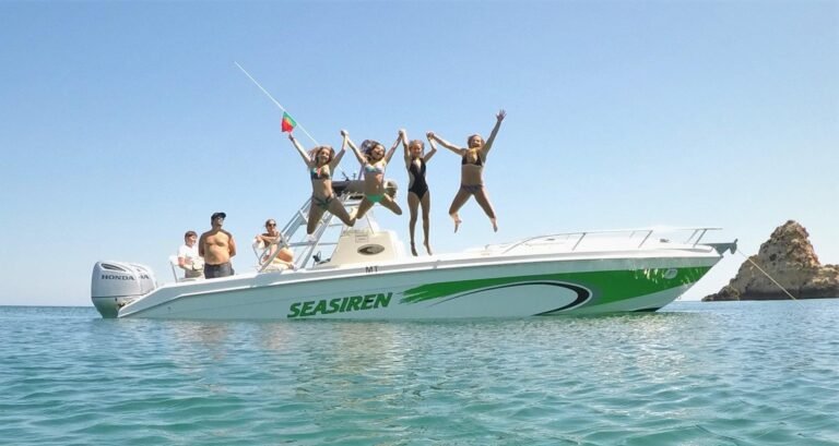 This adventure is an unbeatable combination of a fantastic boat ride and an exciting diving experience