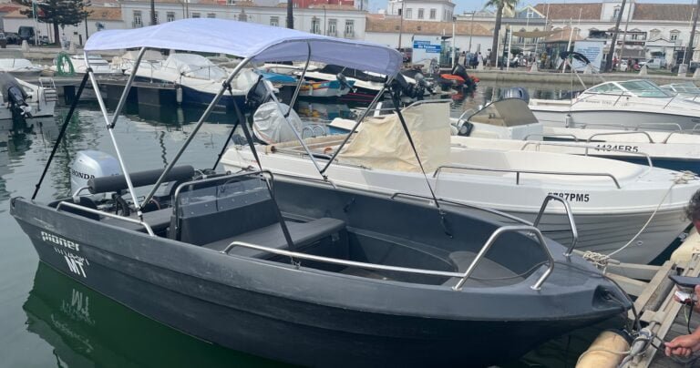 Rent a boat with or without skipper and enjoy Ria Formosa at your own pace and time