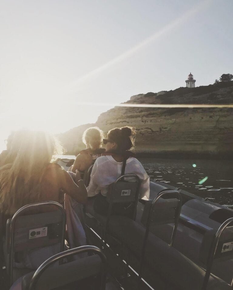 Embark on your ship and depart from Portimão for a relaxing cruise along the Algarve coast towards the Benagil Cave. Visit several caves along the way