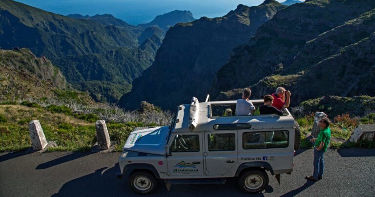 Join our Land Rover expedition and discover our astonishing Southeast Coast