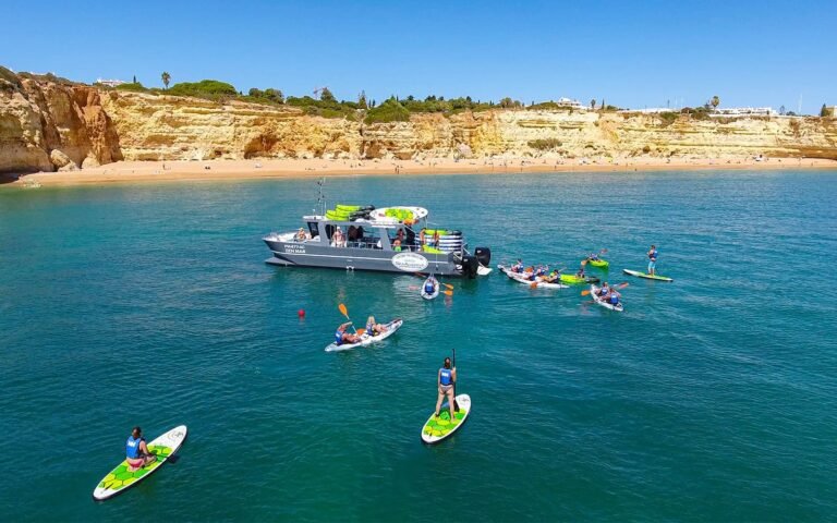 Experience an incredible 3H30 safari tour with an experienced driver. Enjoy the mountain with its stunning landscapes and scenery; Visit old villages still with Arab reminiscences; followed by a 2h30 adventure at sea discovering the hidden treasures of our coast by kayak. Opportunity to swim