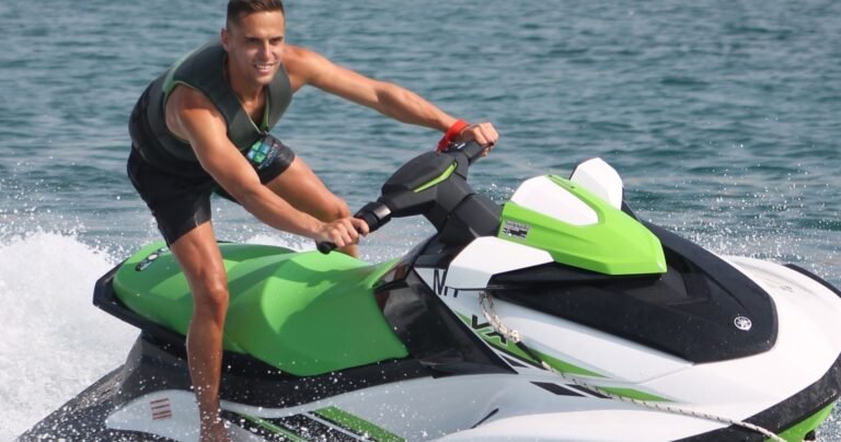 This Jet Skiing Experience in Armacao de Pera is one of the funniest things to do in Algarve and will be one of the highlights during your stay here!