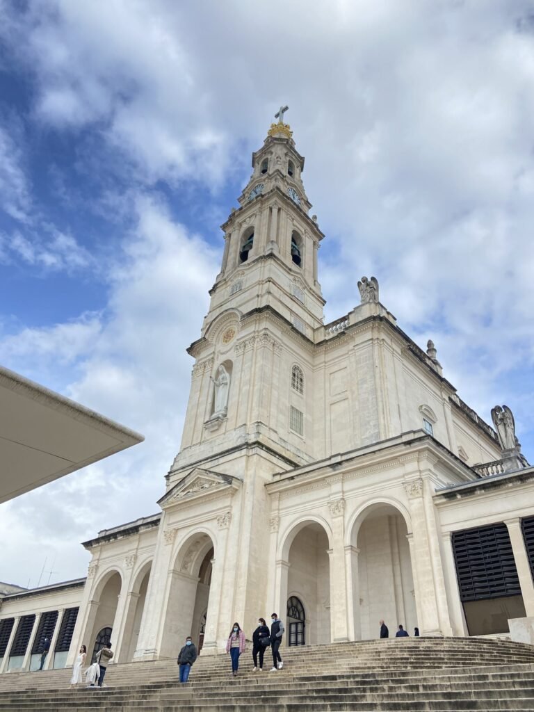 Where every year thousands of pilgrims show their devotion to the virgin of Fátima and the 3 little shepherds.