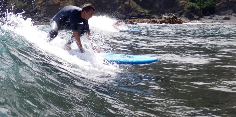 Our surf lessons are given on the beautiful beaches of the volcanic sand