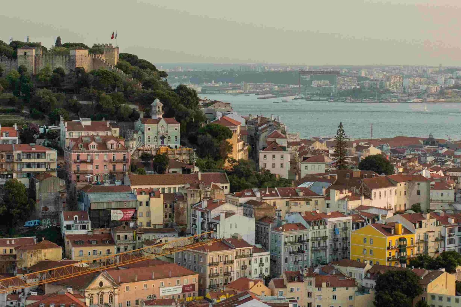 This itinerary shows you the best of what Lisbon has to offer in just 240 minutes. It is perfect for seeing all of the city's most iconic sights