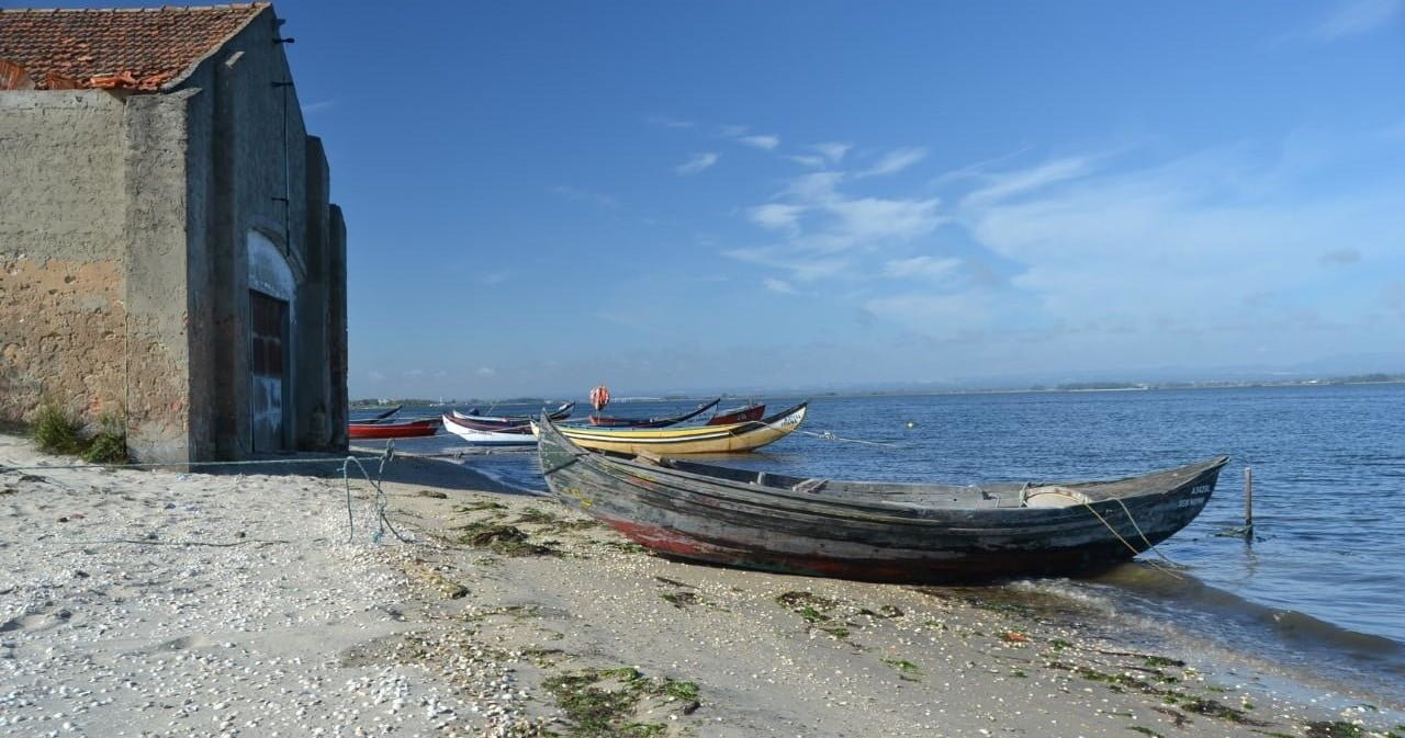 On the way to Aveiro from Porto you will appreciate several beautiful places. We will stop in some spots like Espinho