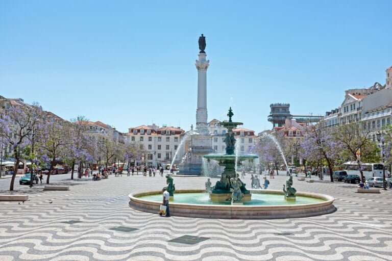 This tour is an invitation for people interested in going back in time and understand what was the Jewish presence in Lisbon in the 15th and 16th century. This visit will reveal the details of what happened in Lisbon in those three dark days of April 1506 and disclose details of a missing and forgotten city by recreating the spaces connected to the city's Jewish memories: squares