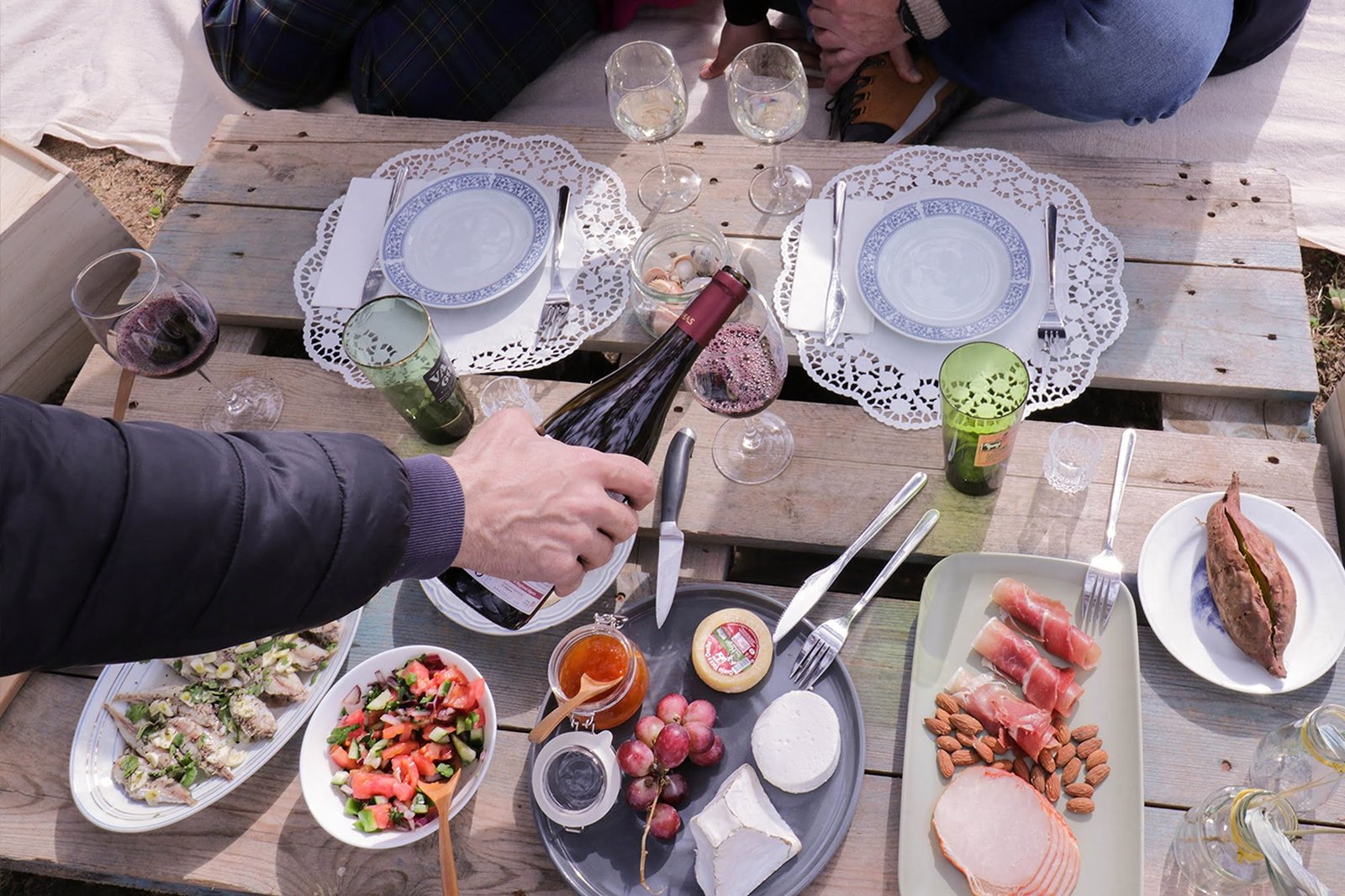 This private picnic is offered in a special vineyard of the Lagoa Region of the Algarve. It will be served with fresh fish or seafood from the Algarve sea