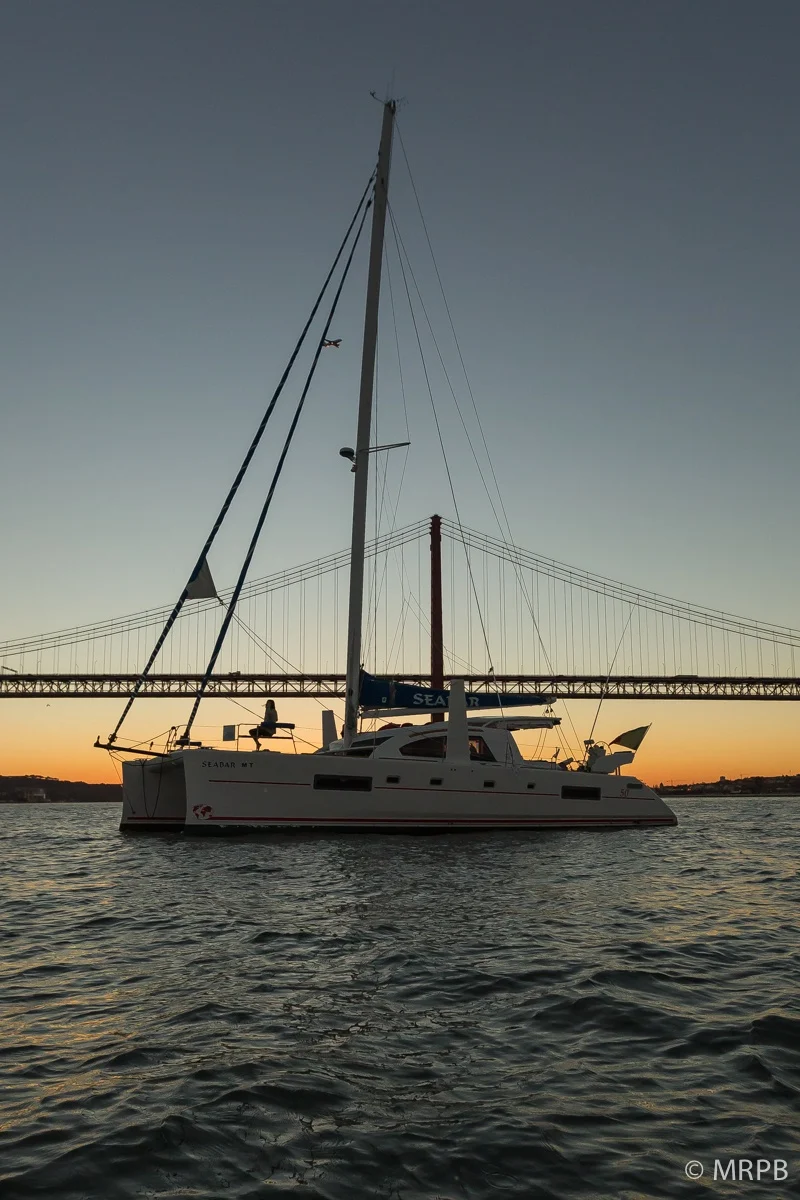 Sunset Catamaran à Vela • SeaBar