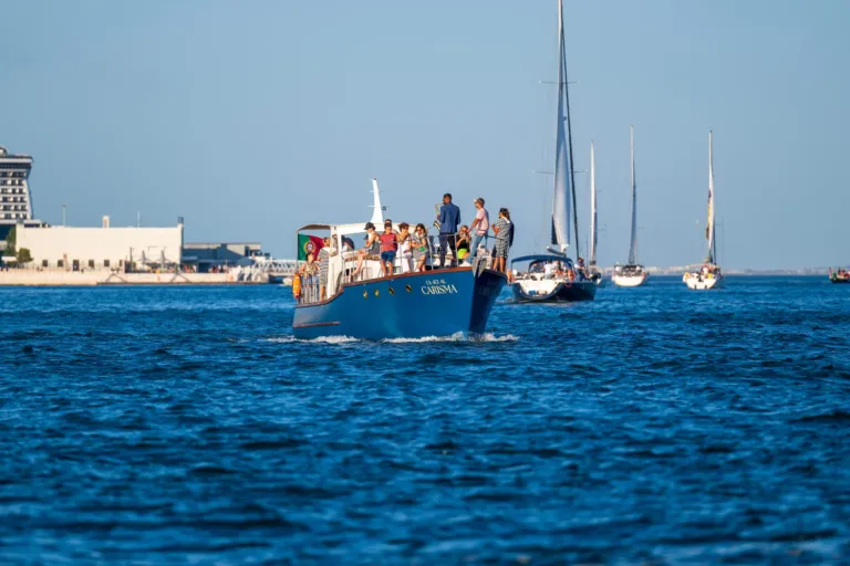 2h Classic Yacht