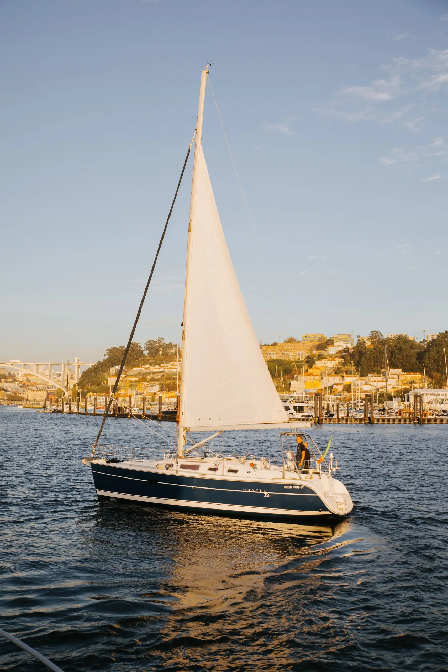 Thulium Sailboat Exclusive Cruise 2H