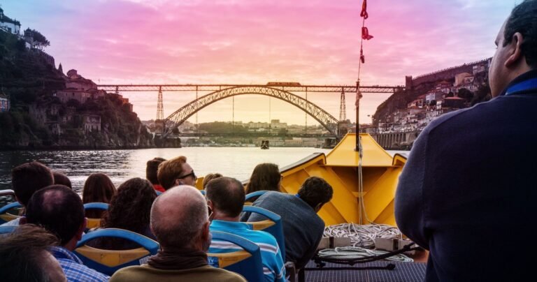 Self-guided tour Bike + Boat cruise + Port Wine