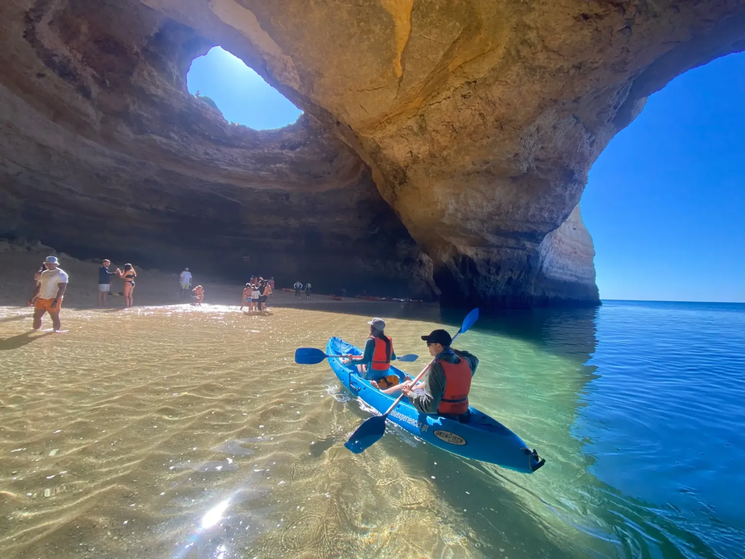Kayak à Benagil : les grottes secrètes au lever du soleil