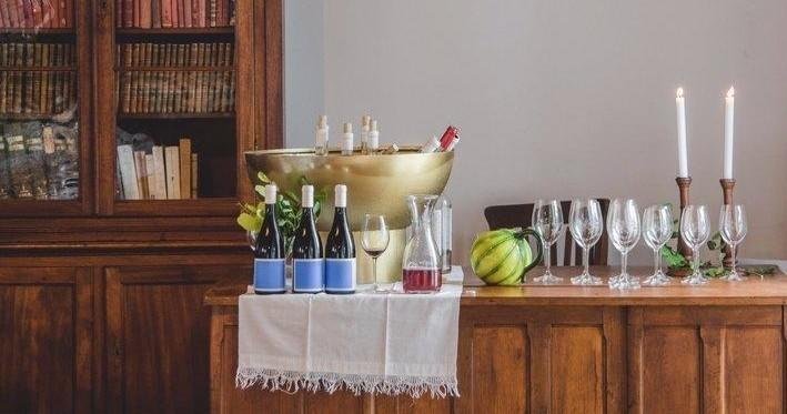 Premium Vineyard Tour & Tasting