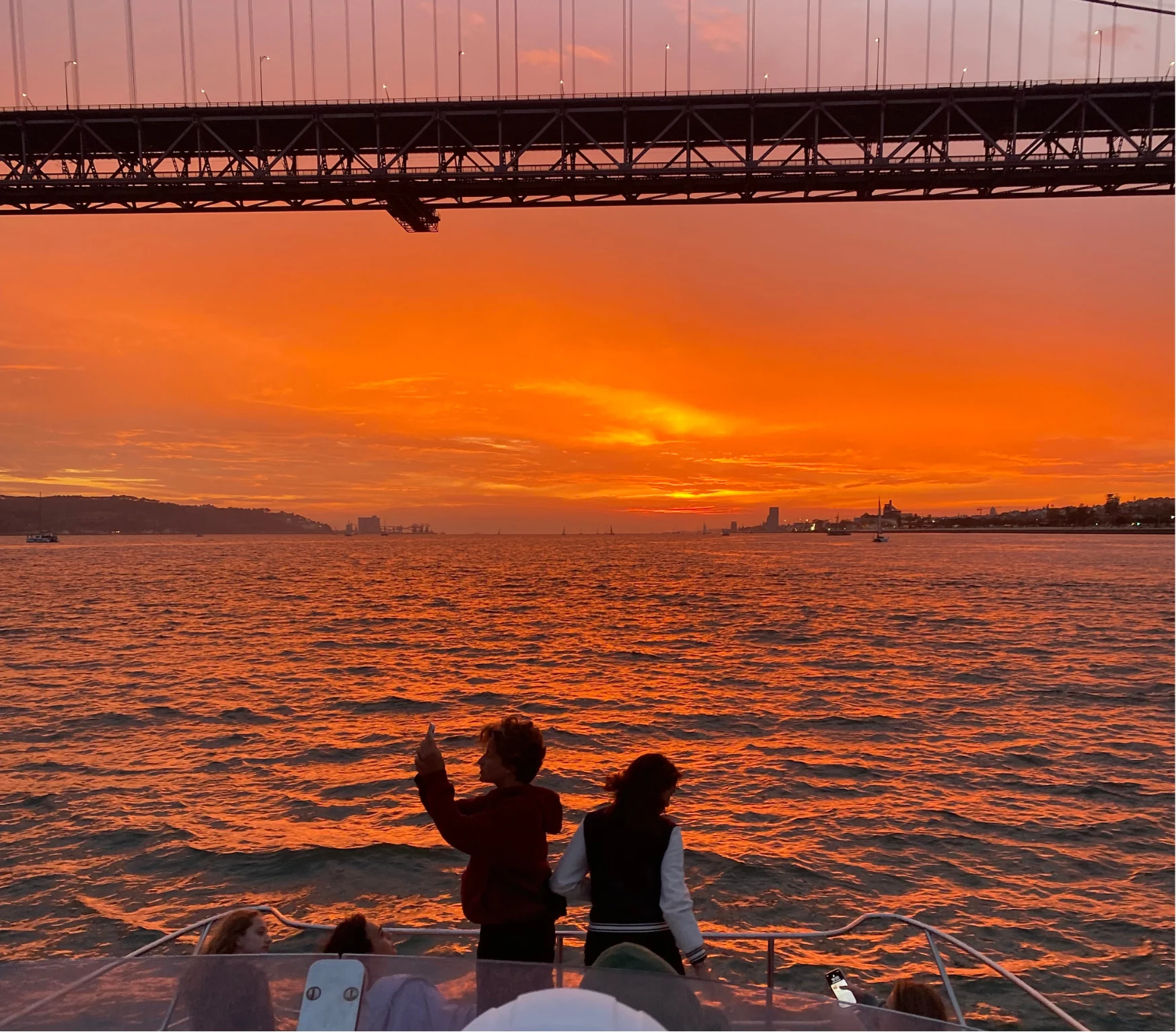 Sunset Privado • Pérola & XUXU
