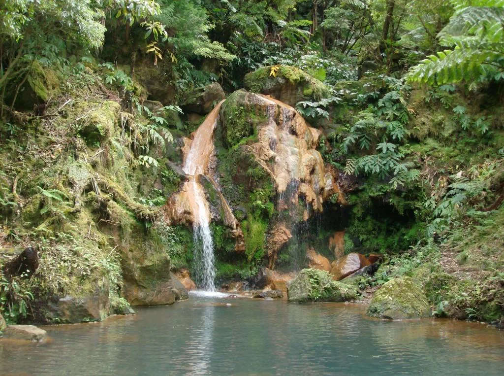 Tour in jeep di un'intera giornata: Lagoa do Fogo e laghi selvaggi