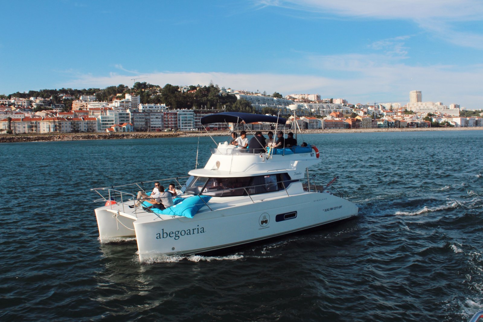 Aluguer Privado • Catamaran