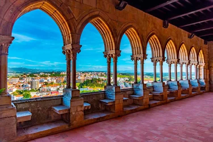 Leiria and Batalha Monastery Private Tour