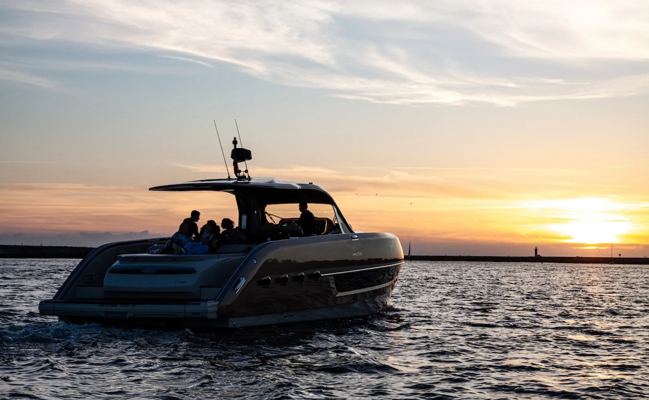 Passeio ao pôr do sol - Luxury Boat Tour