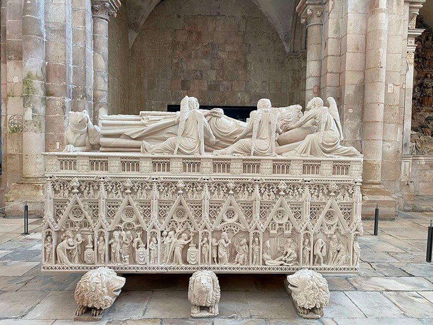 Alcobaça Monastery: Private Tour & Ceramics Workshop