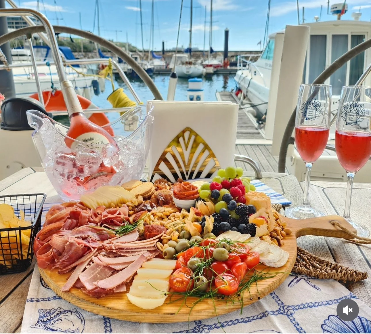 Wine & tasting board experience (Exclusive)