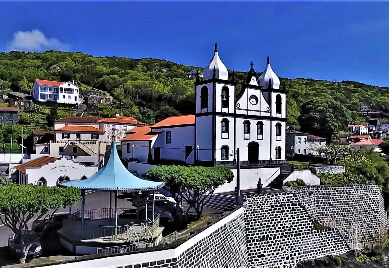 Caminhada Calheta de Nesquim • Dia Inteiro