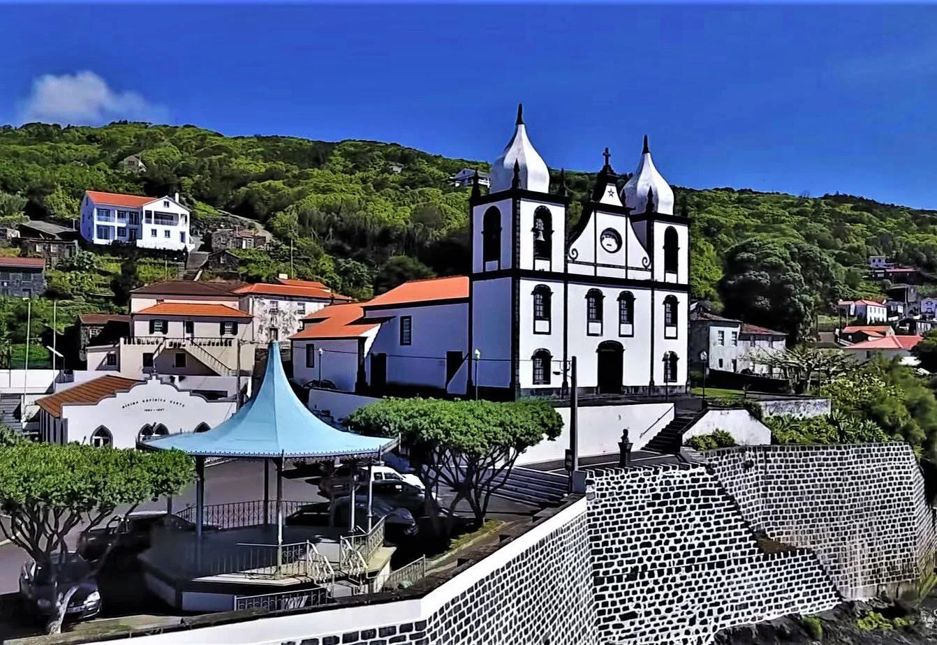 Caminhada Calheta de Nesquim • Dia Inteiro