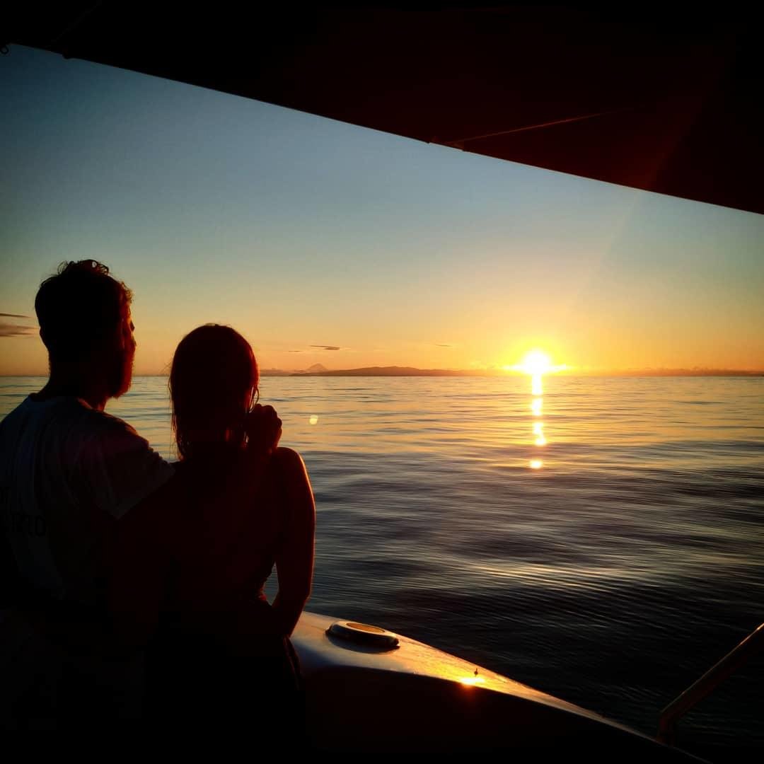 Sunset Tour/ Passeios de Barco Nocturnos