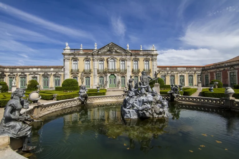 Privatbesuch in Sintra von Lissabon mit Weinprobe und dem Palast von Queluz
