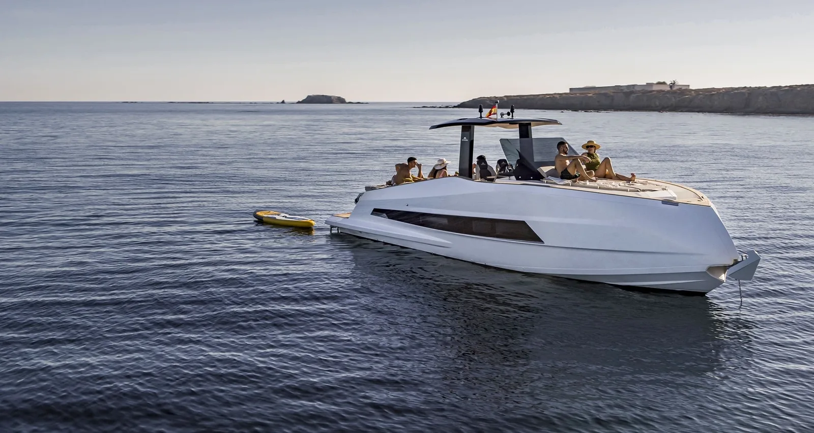 Barco Astondoa 377