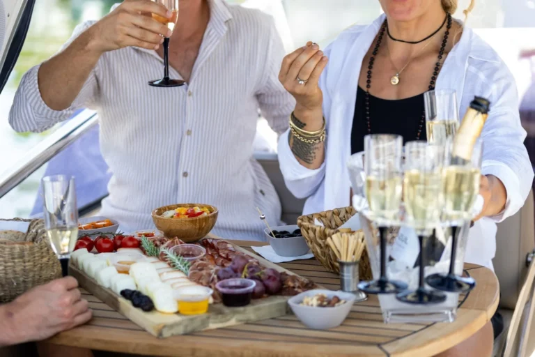Ponta da Piedade Cruise – Wine & Picnic