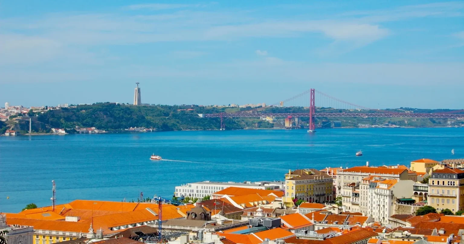 Lisbon: Customizable Highlights Tour