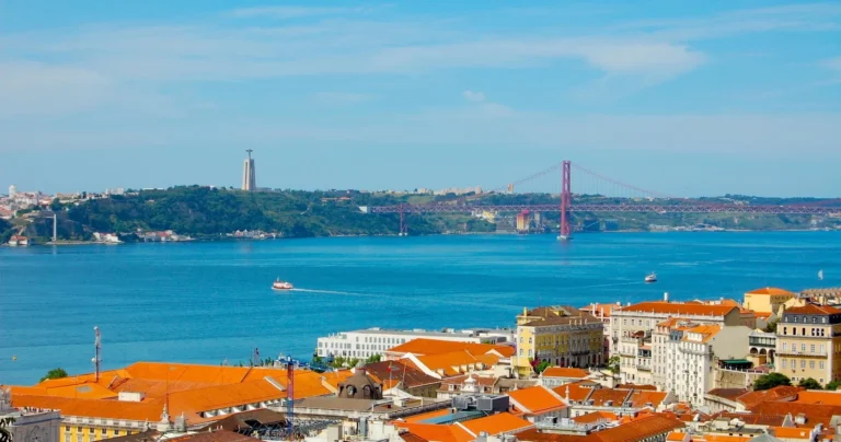 Lisbon: Customizable Highlights Tour