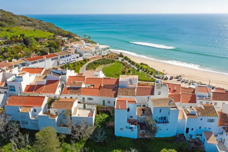 Discover the wanders of Algarve’s South Coast •From Salema to Zavial