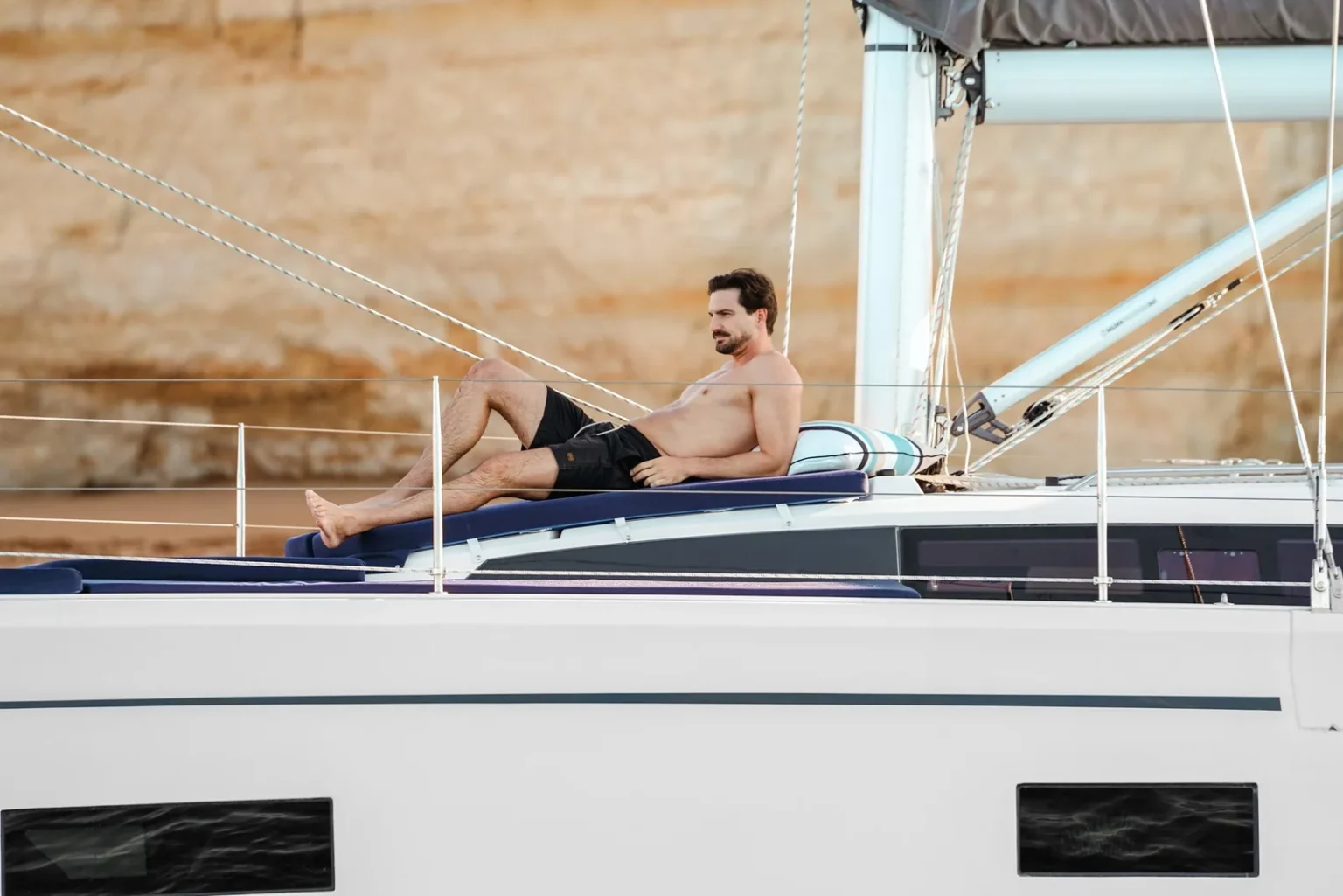 Portimão: Cruzeiro Privado de Meio Dia em Iate à Vela de Luxo