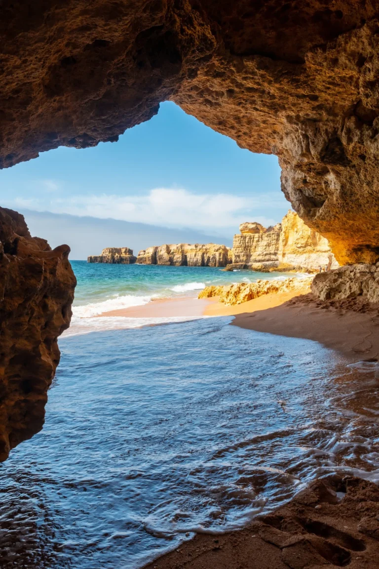 Lisbon & Algarve: Round Trip Private Transfer with Optinal Sightseeing Stops from