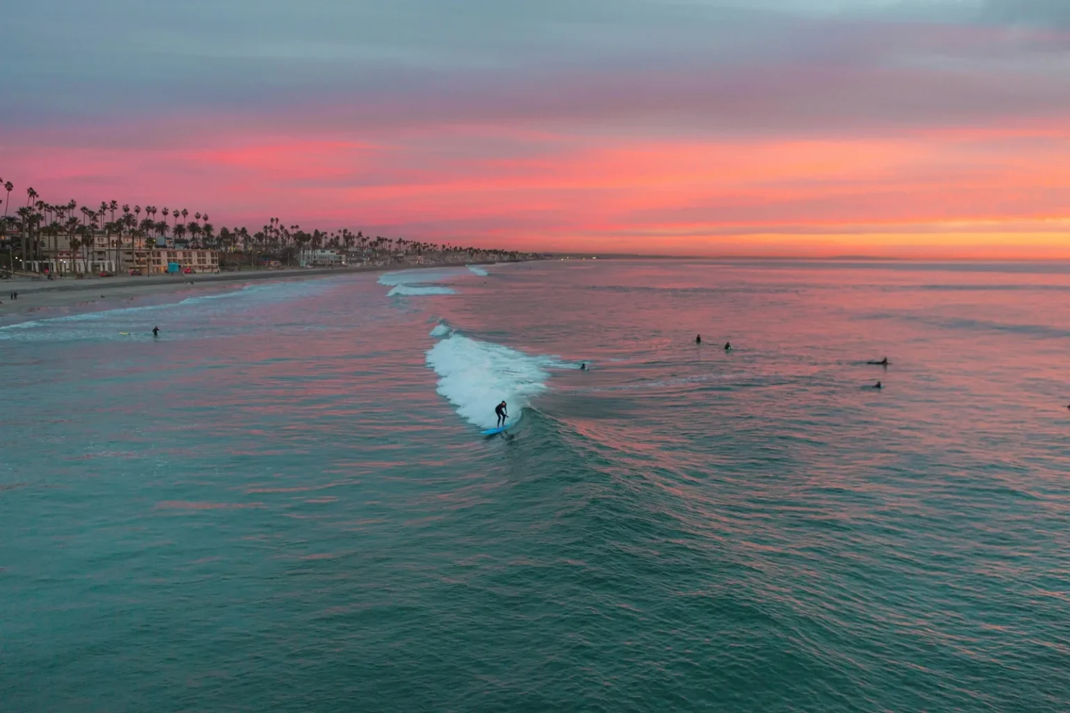 🌅 Lekcja surfingu o zachodzie słońca – złota godzina w Algarve 🌅