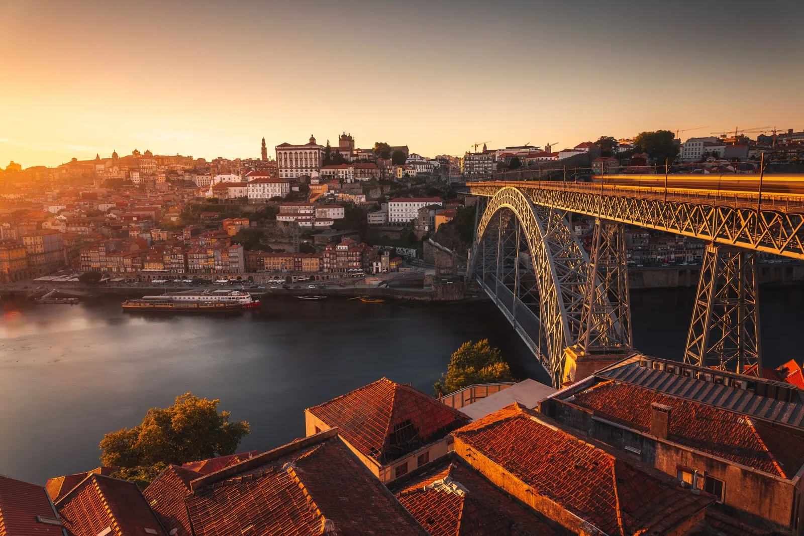 Round Trip Private Transfer with Optinal Sightseeing Stops from Lisbon & Porto