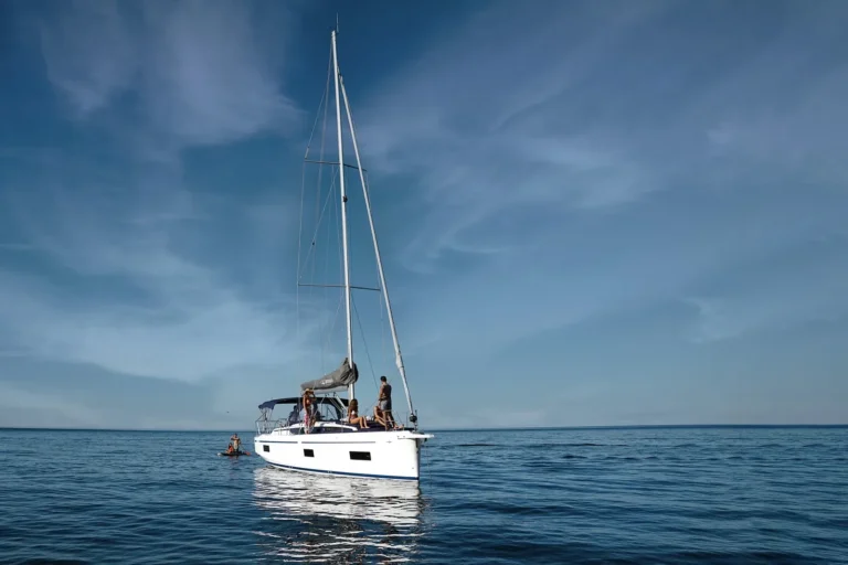 Luxuoso Iate à vela - Meio Dia