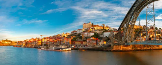 Lisbon to Porto Scenic Tour – Discover Fátima, Óbidos, Nazaré & Aveiro