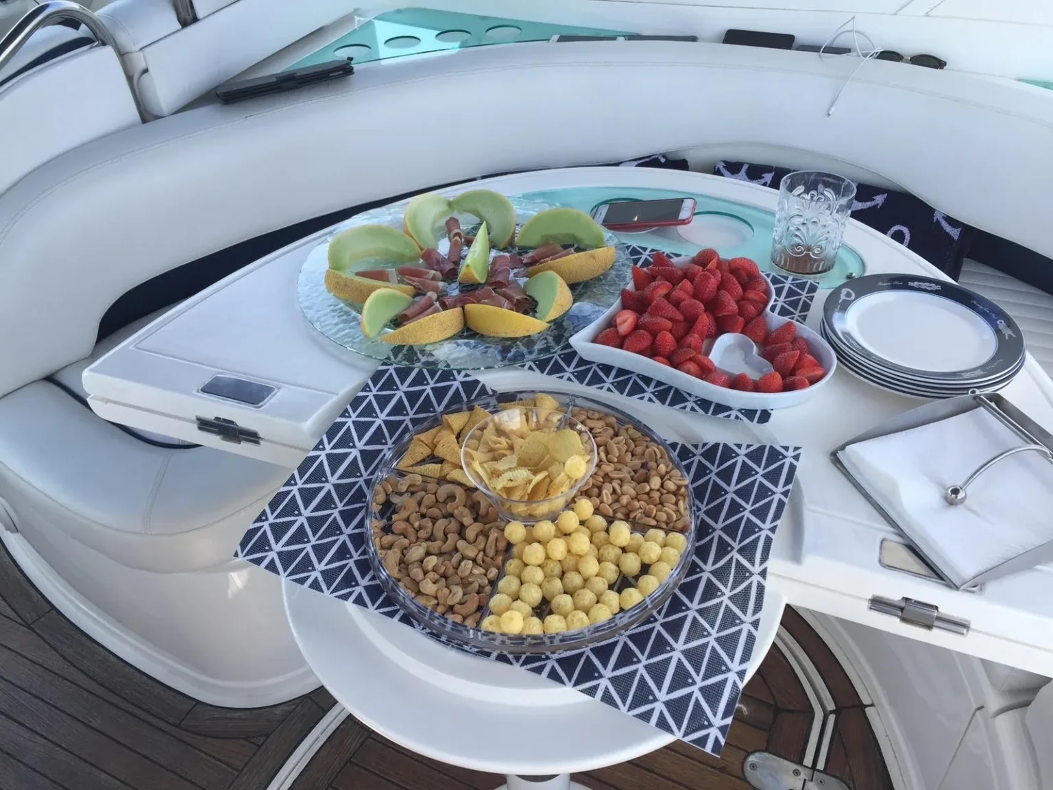 44 Catamaran • 7 Hours