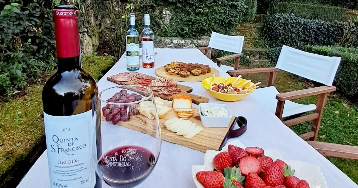 Winery Picnic & Wine Tasting in Bombarral