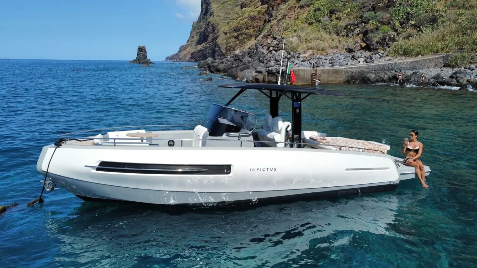 Lancha motora premium