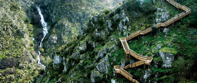 The Paiva Walkways
