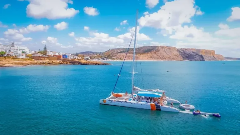 PRIVATE - Fun & Chill – GOLDEN COAST SAILING TOUR