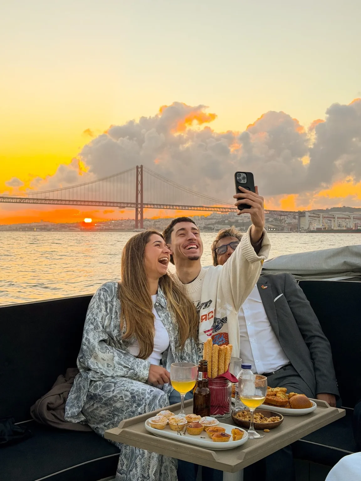 Lisbon Sunset Boat Cruise with Open Bar & Snacks