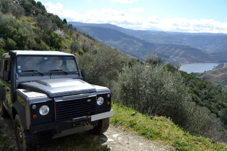DOURO VALLEY TOUR BY JEEP AND BOAT