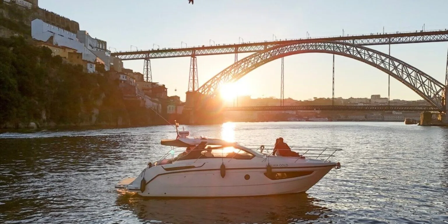 Porto: Private Yacht Tour with Local Wine & Snacks (Premium)