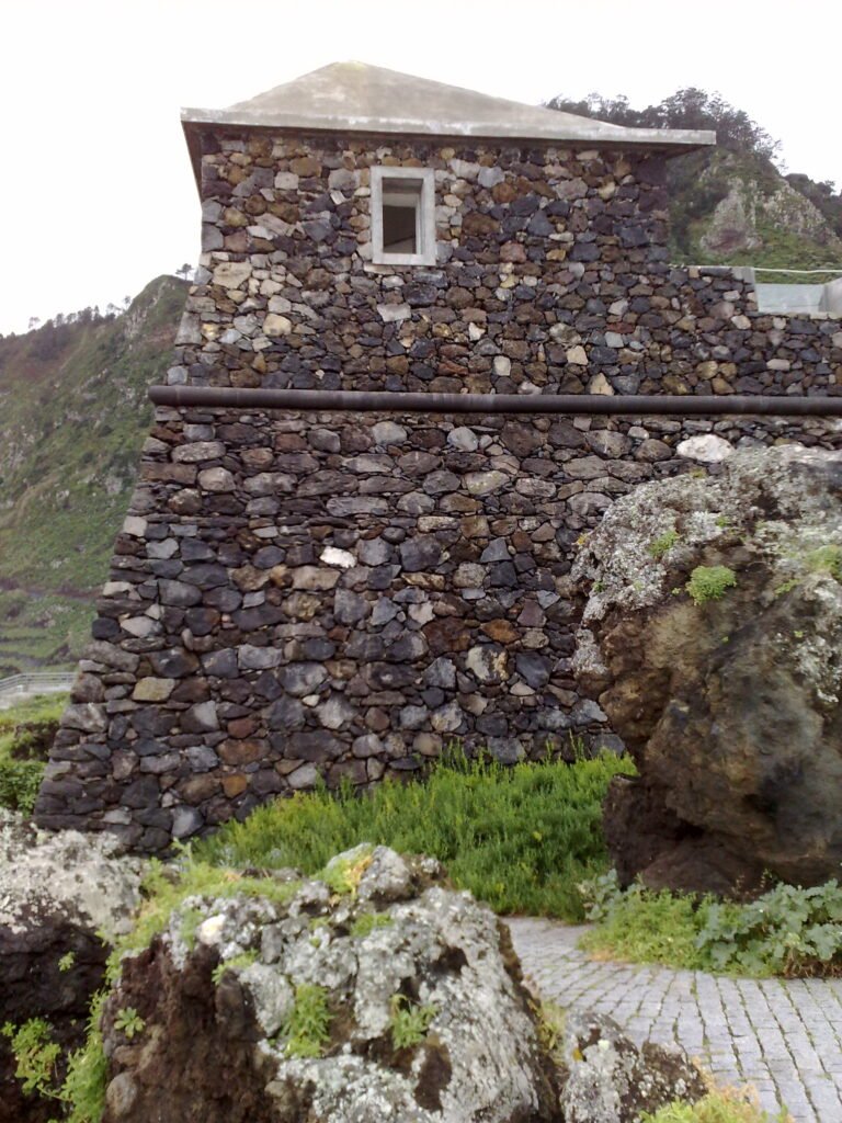 The fort of São João Baptista, home of the Aquário da Madeira